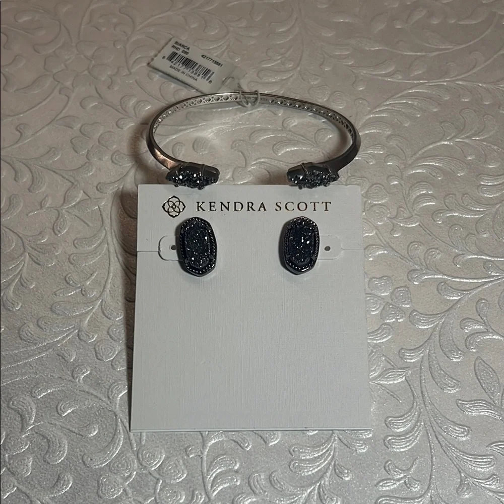 Kendra Scott Black Bracelet and Earring Set - Picture 2 of 4